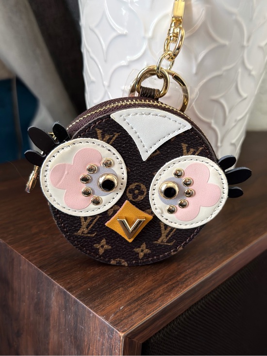 Louis Vuitton Accessories - Owl Coin Pouch Key Holder in Brown, Pink, White, Gold